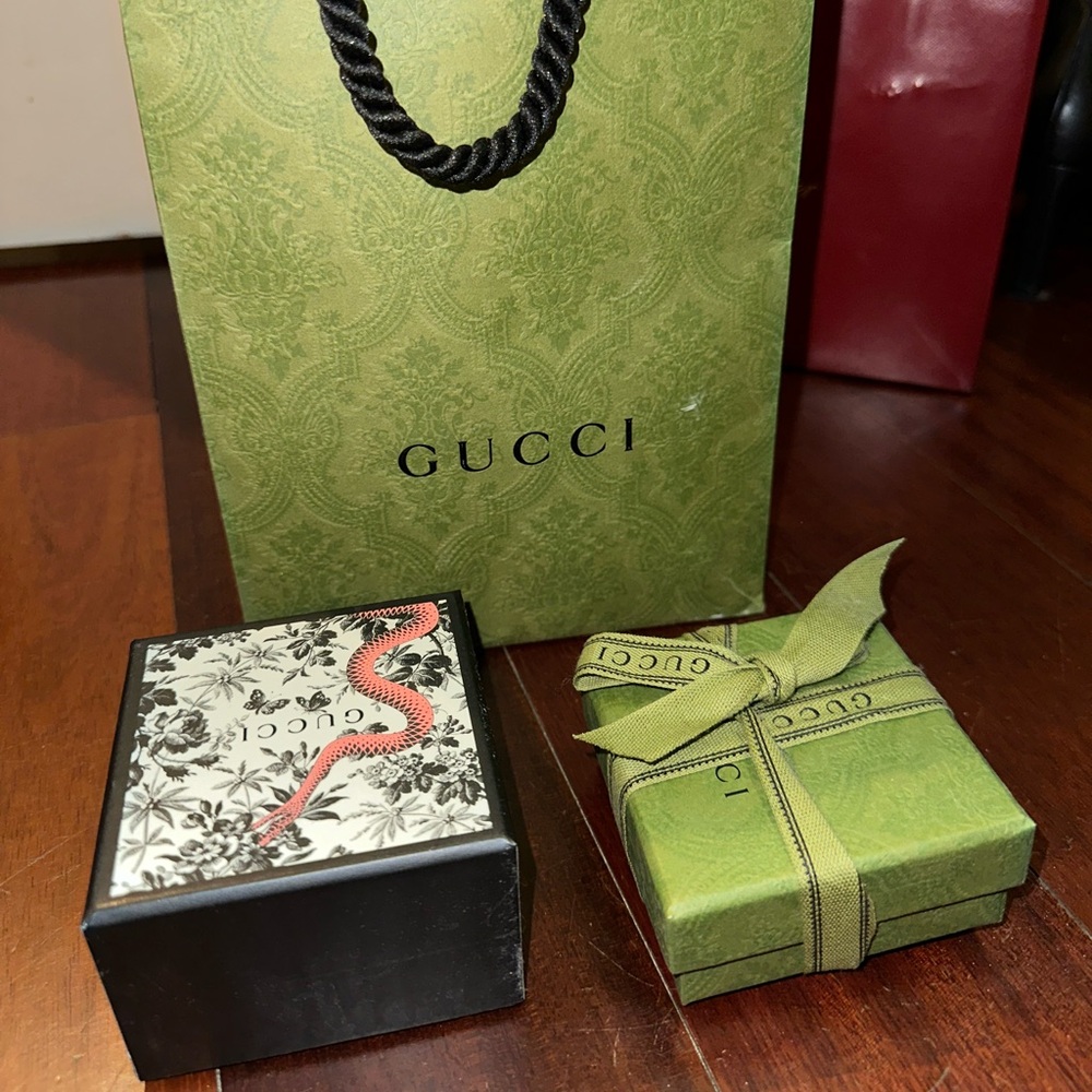 Gucci Shopping Green Bag + two Gucci Dustbags for Jewelry and box